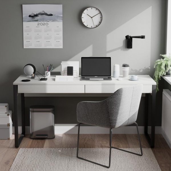 письменный стол в комнату