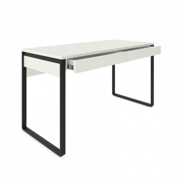 письменный стол в комнату