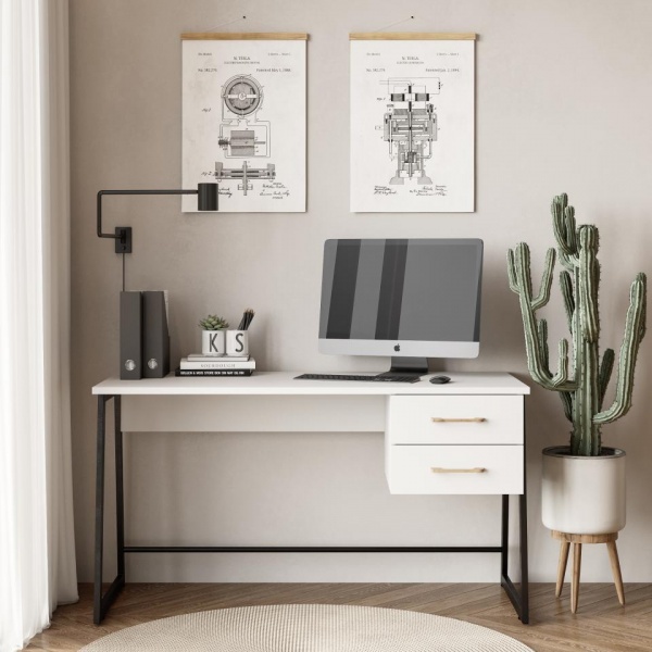 письменный стол в комнату