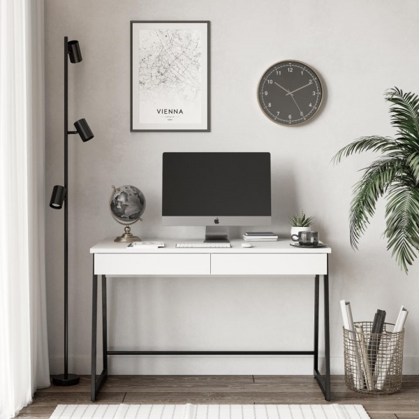 письменный стол в комнату