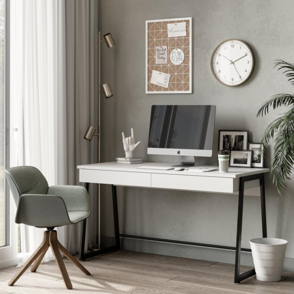 письменный стол в комнату