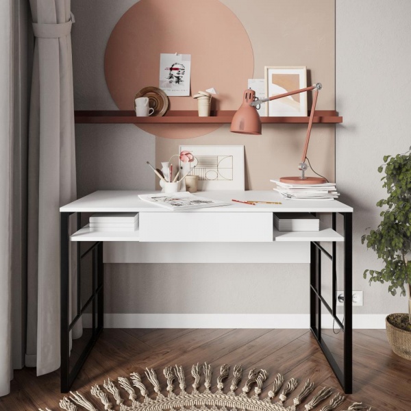 письменный стол в комнату