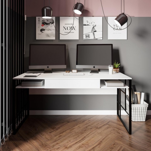 письменный стол в комнату