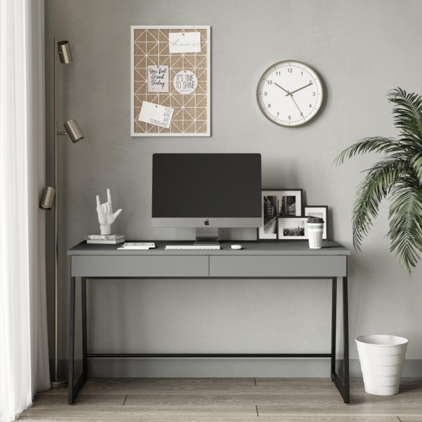 письменный стол в комнату