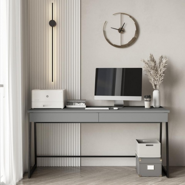 письменный стол в комнату