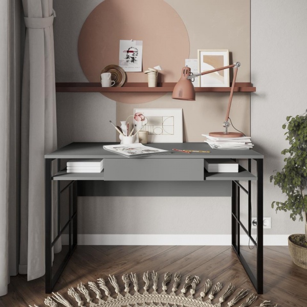 письменный стол в комнату