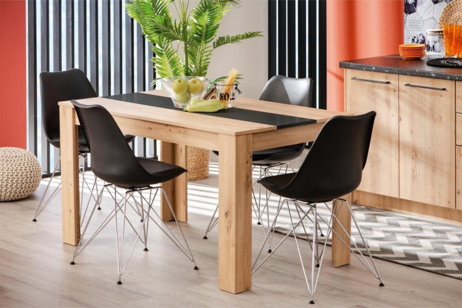 Обеденные столы