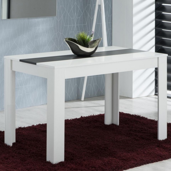 Обеденные столы