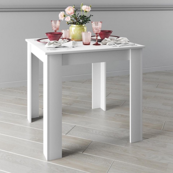 Обеденные столы