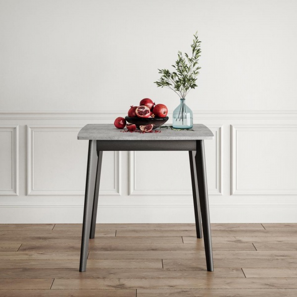 Обеденные столы