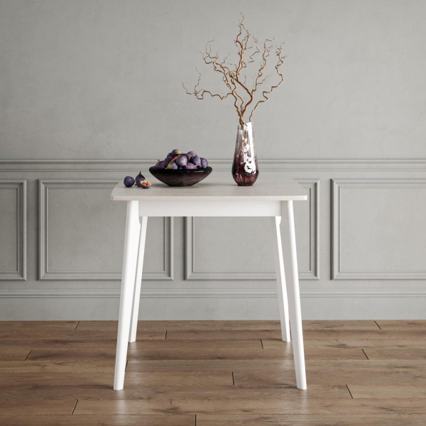 Обеденные столы