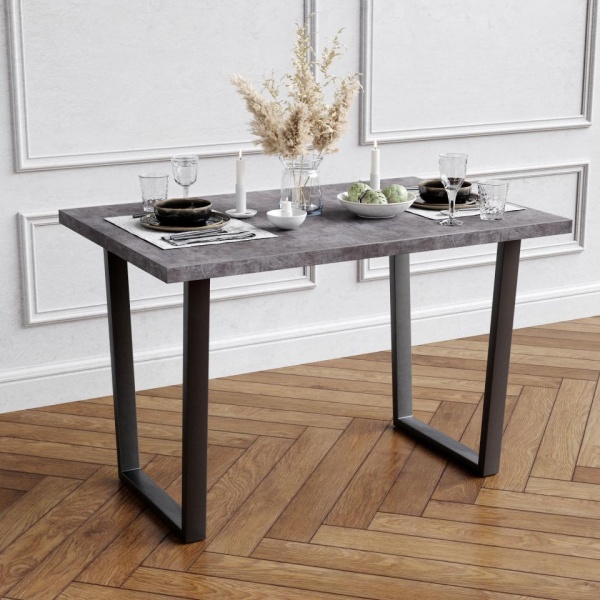 Обеденные столы