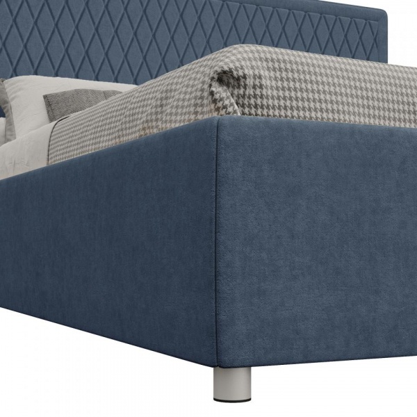 кровать в спальню