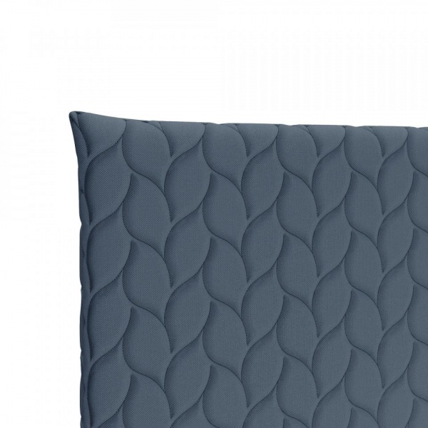 кровать в спальню