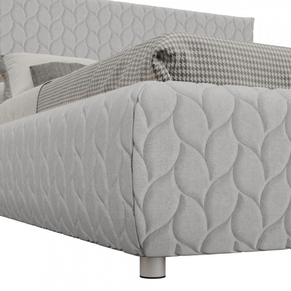 Двуспальные кровати