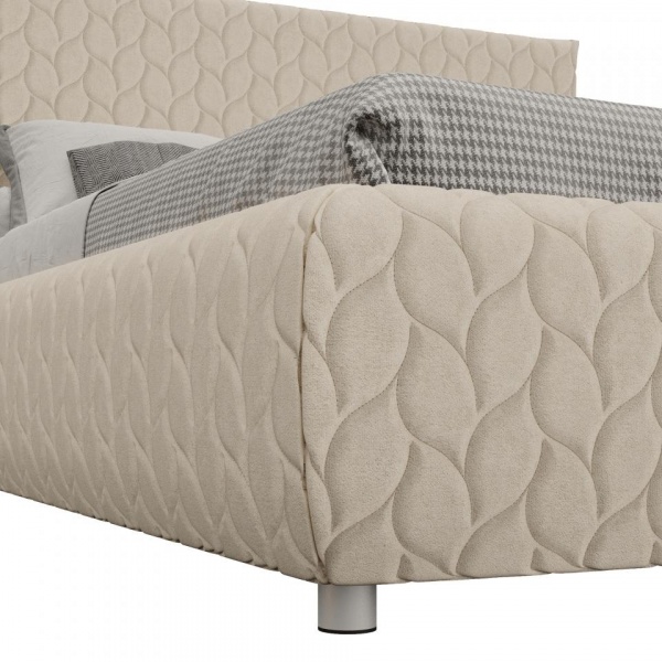 Двуспальные кровати