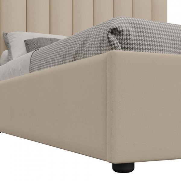 Двуспальные кровати