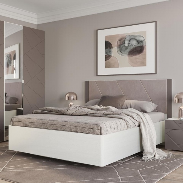 кровать в спальню