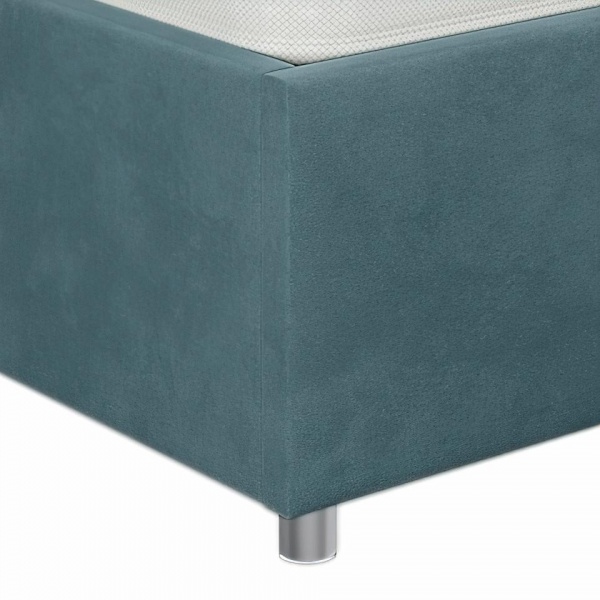 кровать в спальню