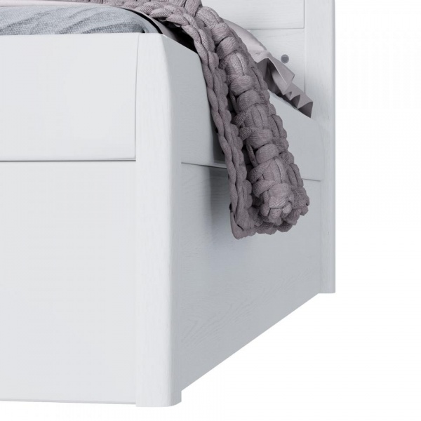 кровать в спальню