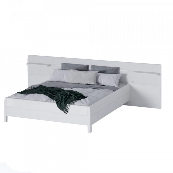 кровать в спальню