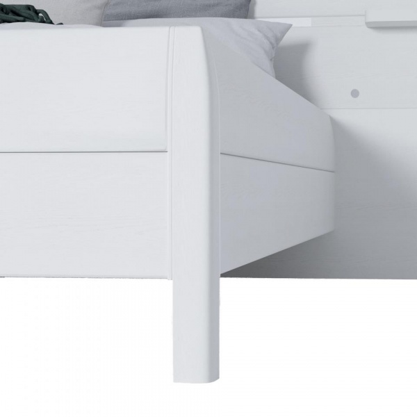 кровать в спальню