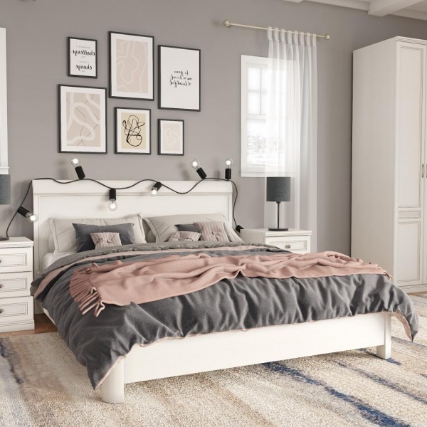 Двуспальные кровати