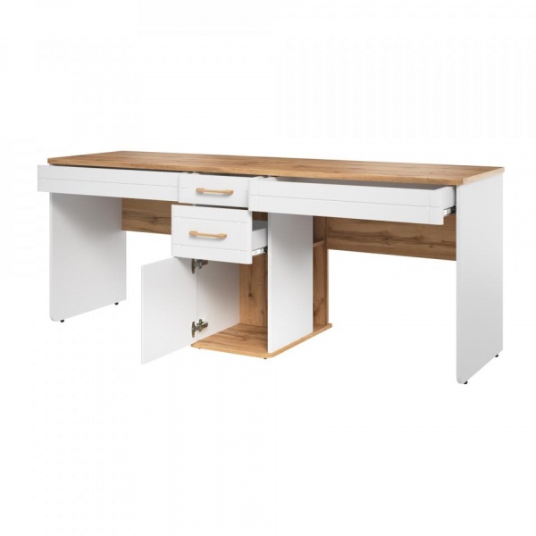 детский письменный стол