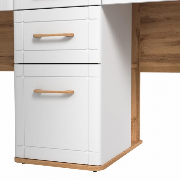 детский письменный стол