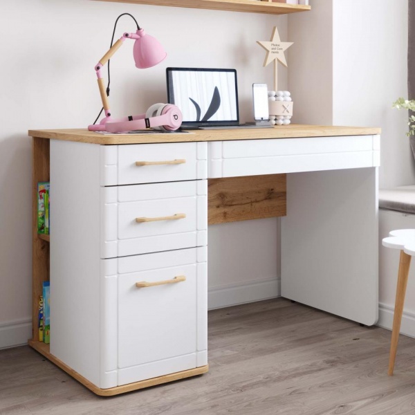 детский письменный стол