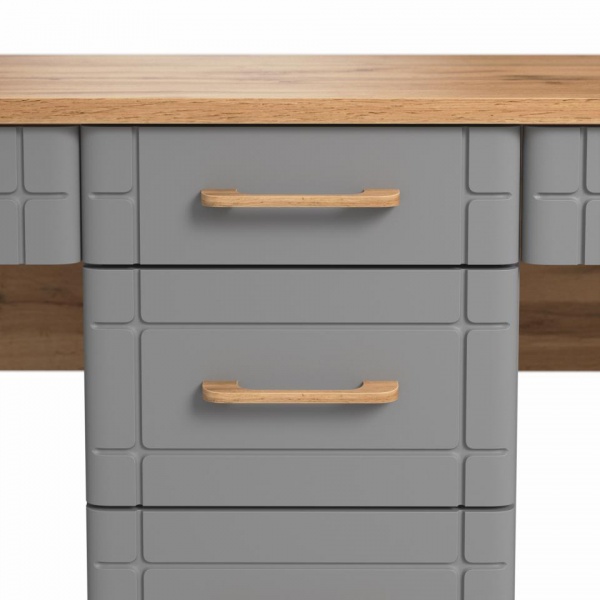 детский письменный стол