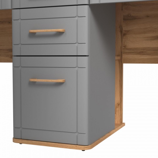 детский письменный стол