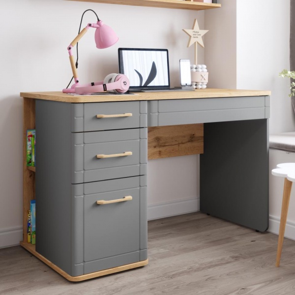 детский письменный стол