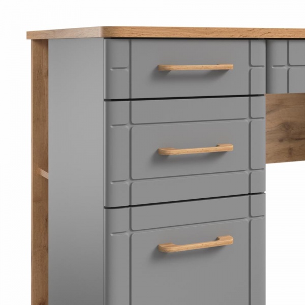 детский письменный стол