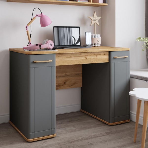 детский письменный стол