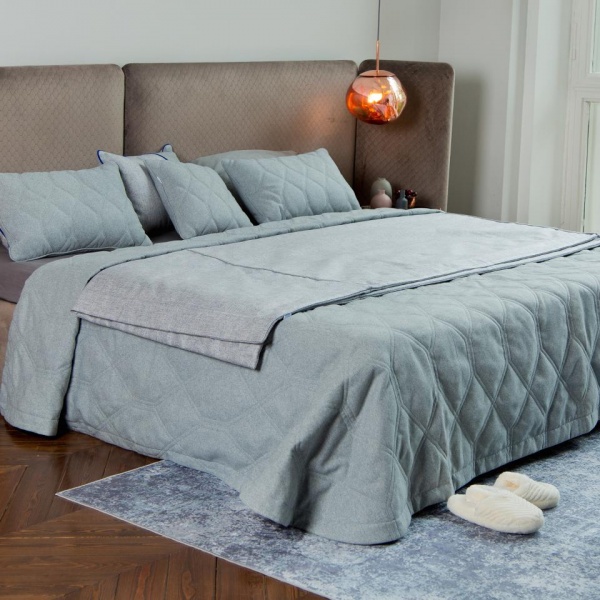 пледы и покрывала