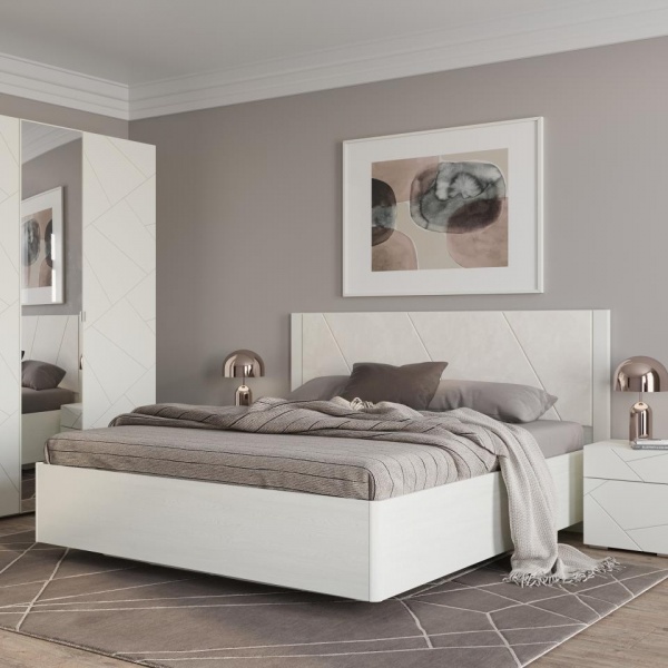 Двуспальные кровати