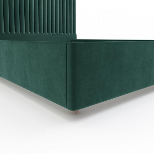 кровать в спальню