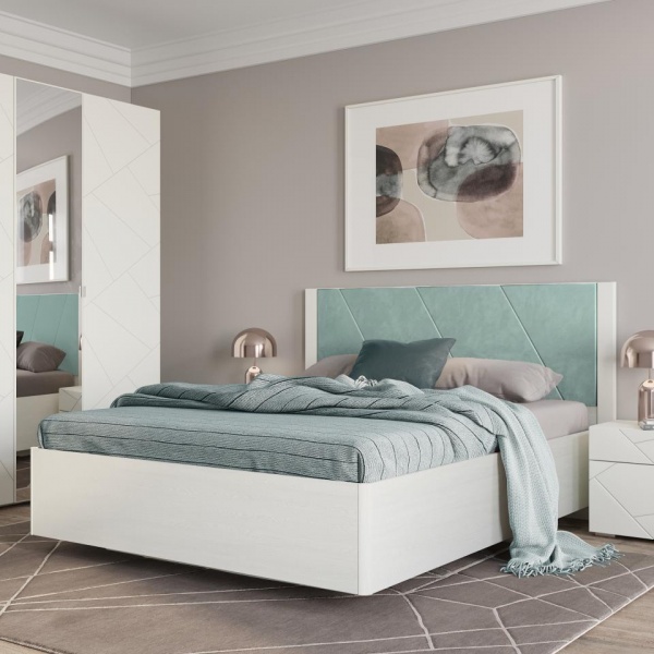 Двуспальные кровати