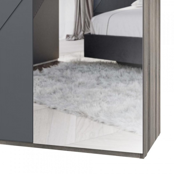 Распашные шкафы