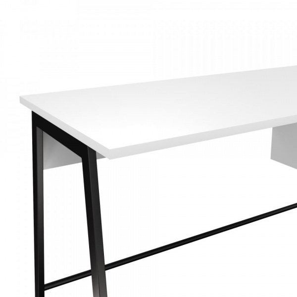 письменный стол в комнату