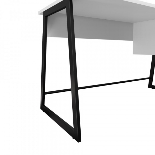 письменный стол в комнату