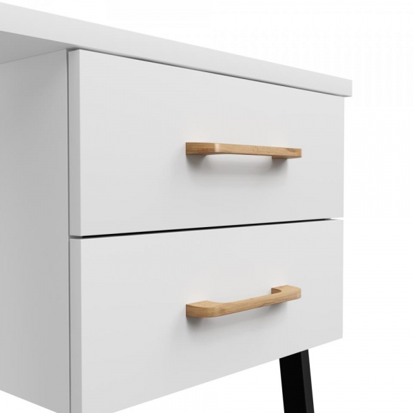 письменный стол в комнату