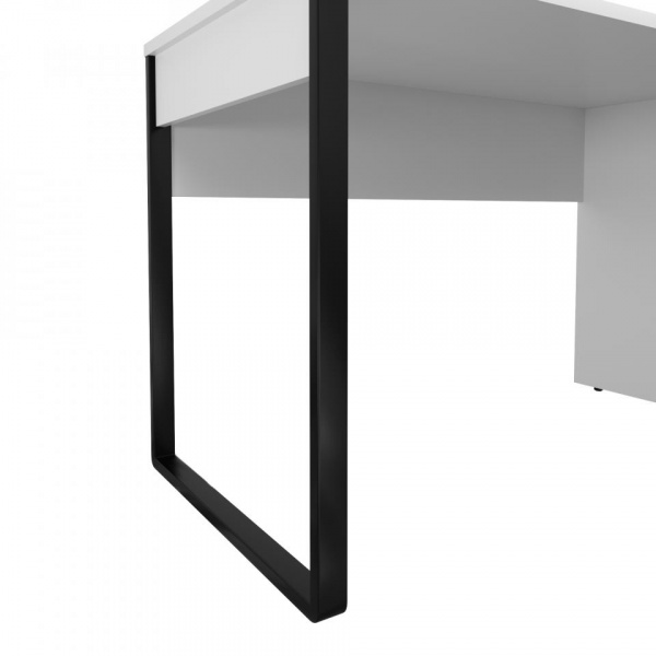 письменный стол в комнату