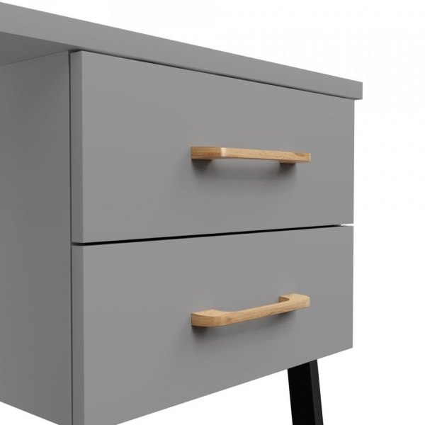 письменный стол в комнату