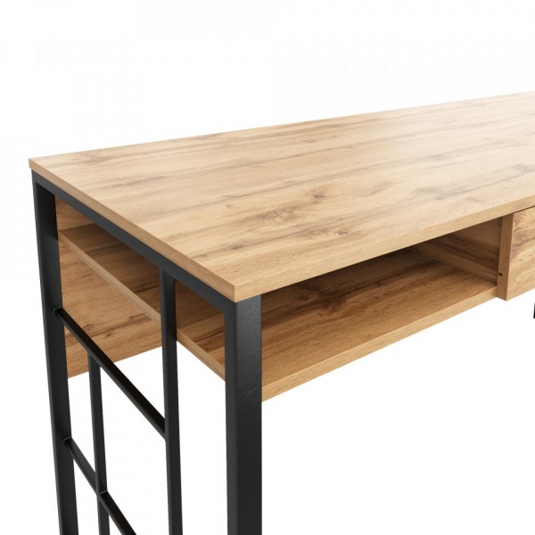 письменный стол в комнату