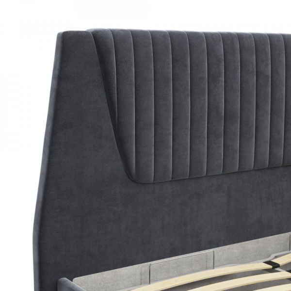 кровать в спальню