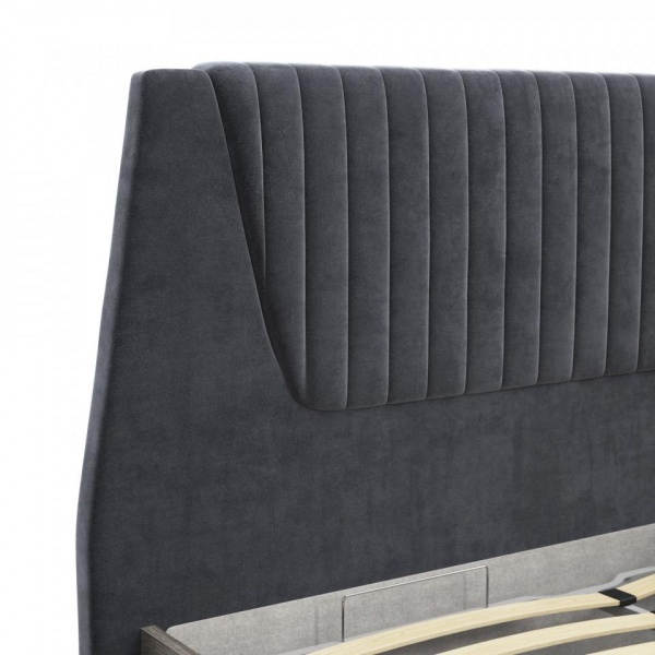 кровать в спальню