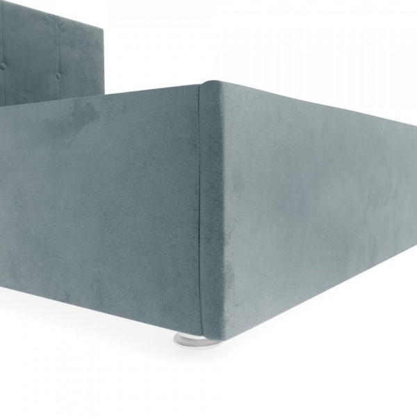 кровать в спальню