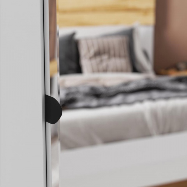 Распашные шкафы